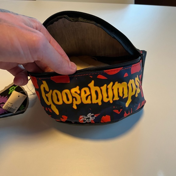 Goosebumps fanny pack crossbody sling - Picture 4 of 6